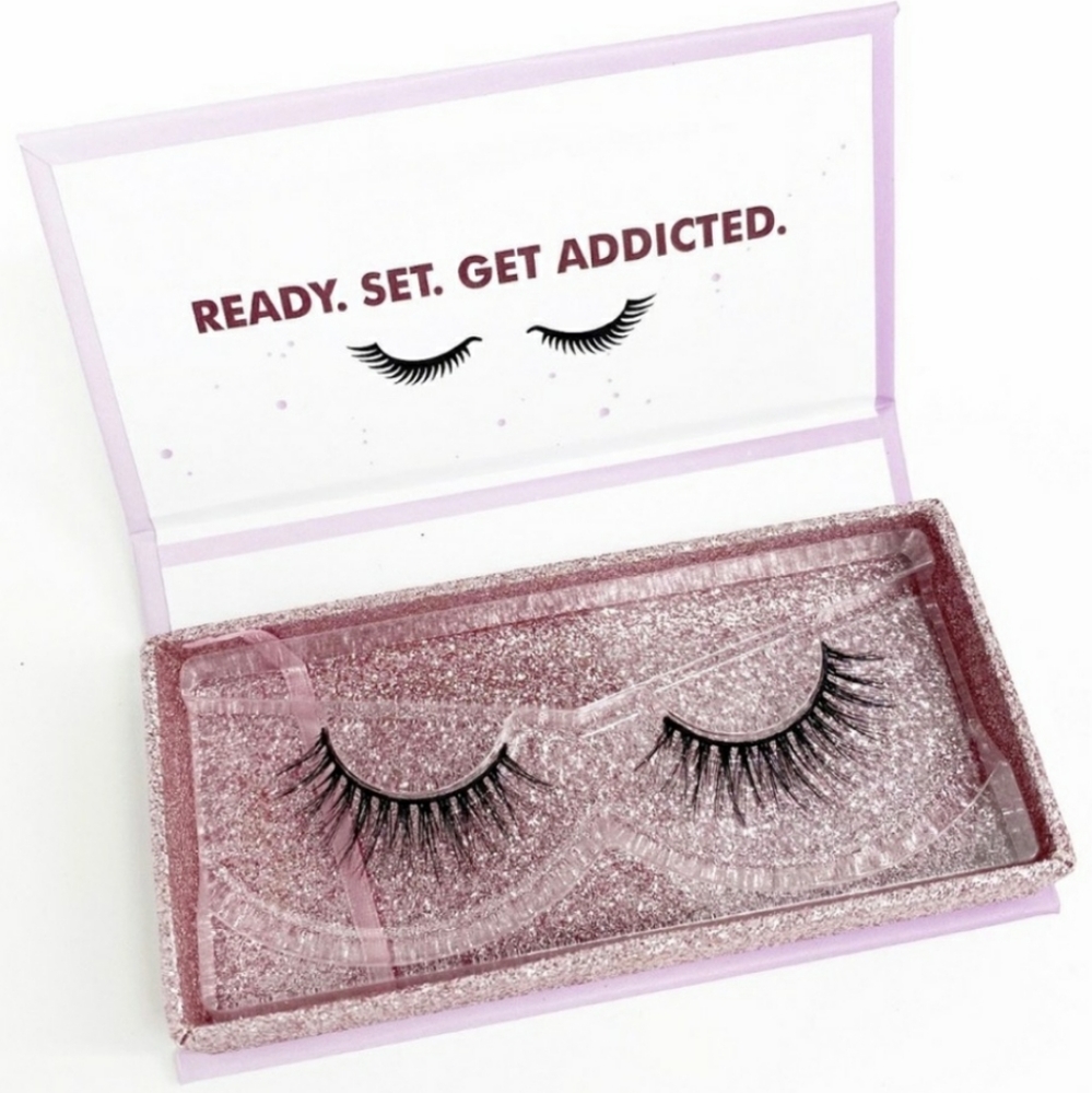Lashaholic Luxury Lashes*